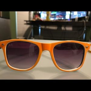 Authentic Classic Ray Bans 🌈